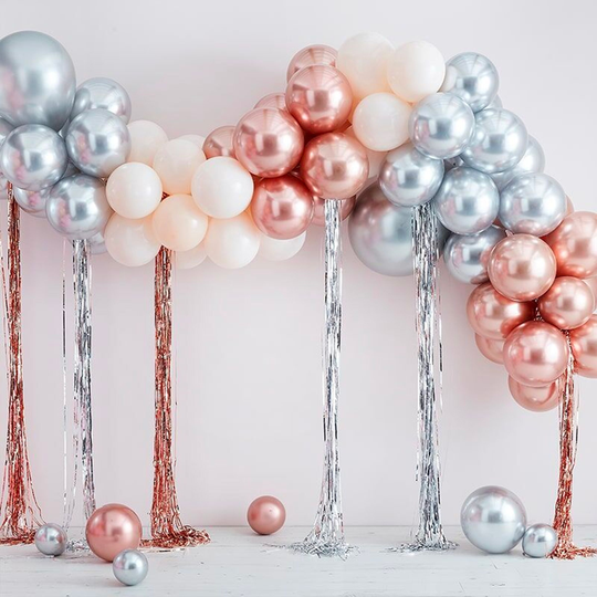 Ilmapallokaari Metallic Sarja Streamers-nauhoilla
